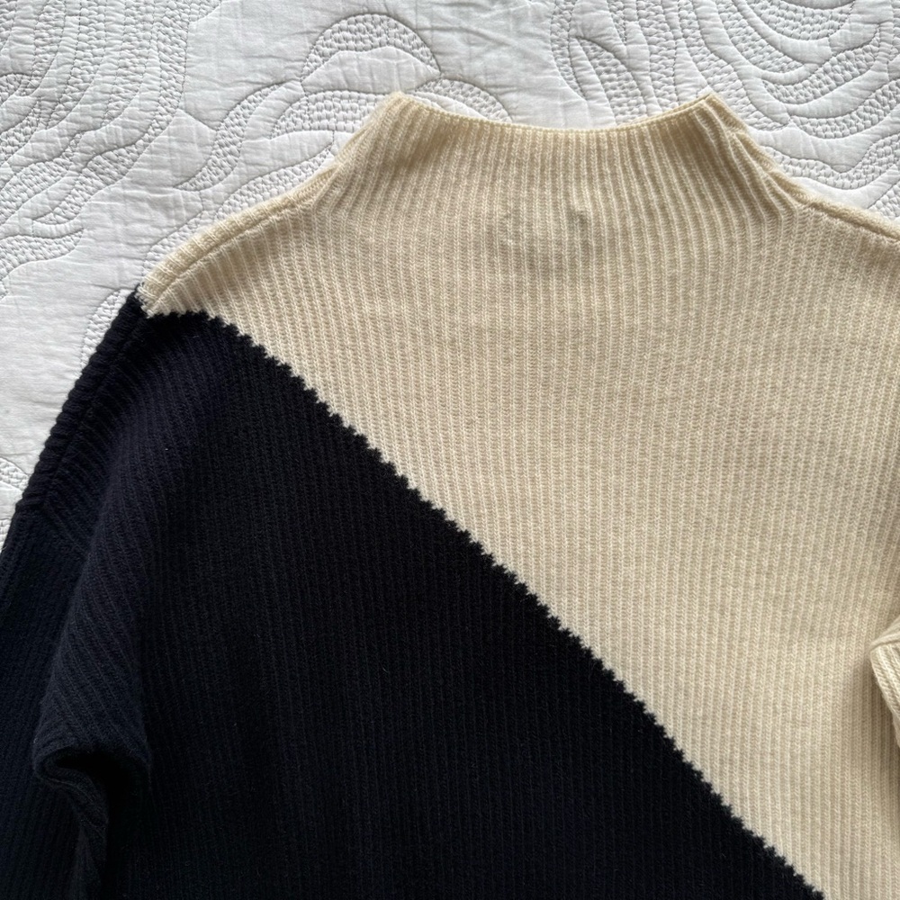 Reiss - Lizzie Cashmere & Wool Blend Sweater - Ivory and Navy - Picture 11 of 14